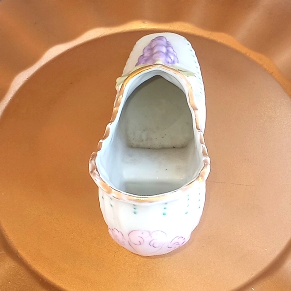 Vintage - Victorian Style Shoe Porcelain with Grape Cluster - Picture 4 of 13